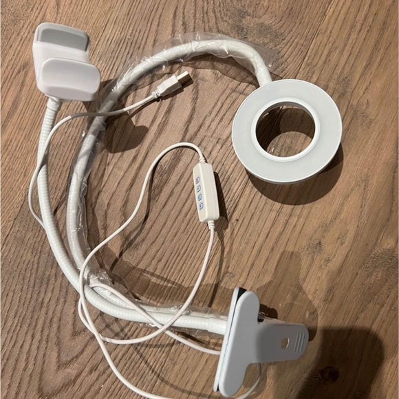 Cell phone ring light. Used once. - Picture 1 of 1